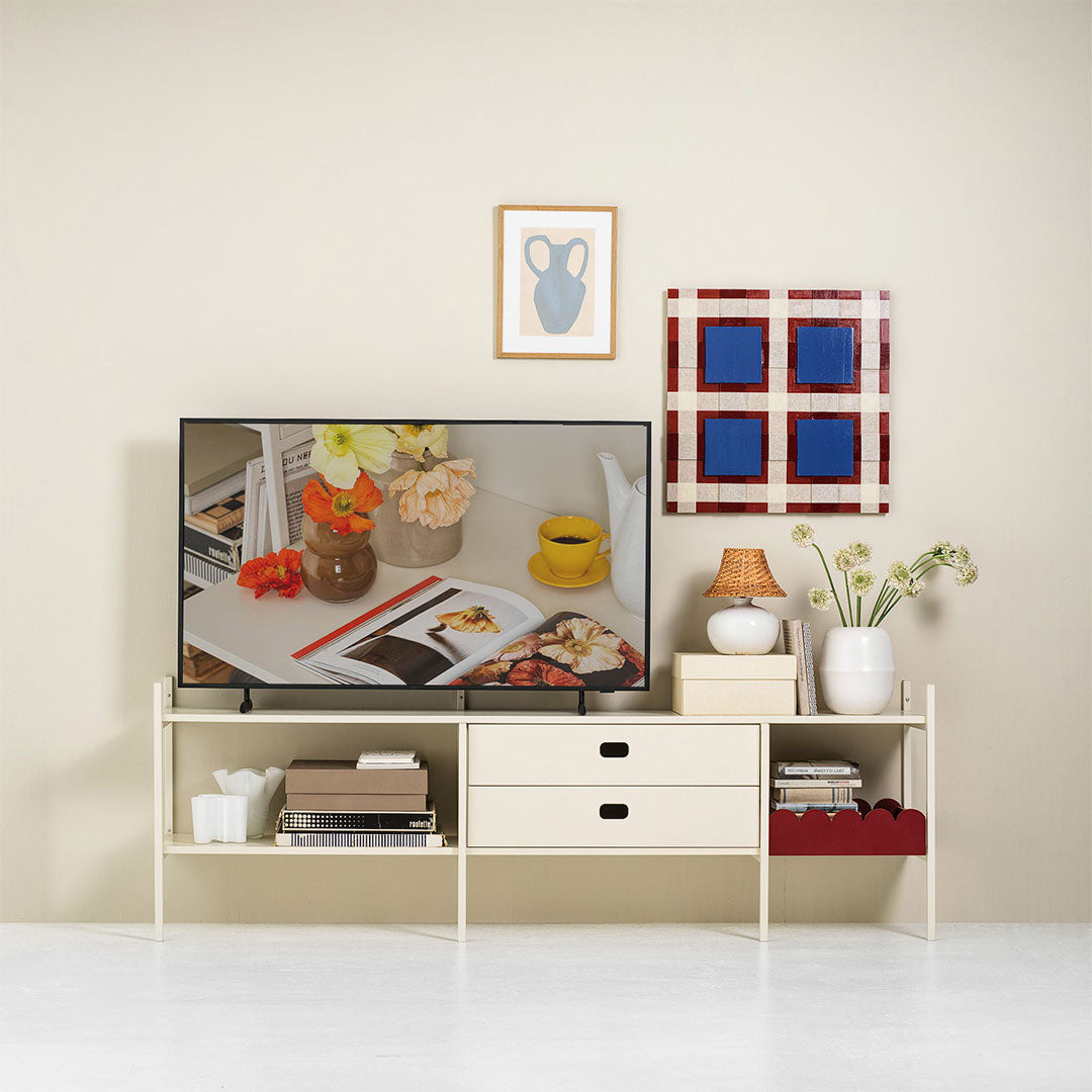 tv-bänk med hyllgavlar i off-white