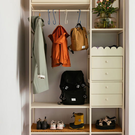 Jennys erstes Regal
