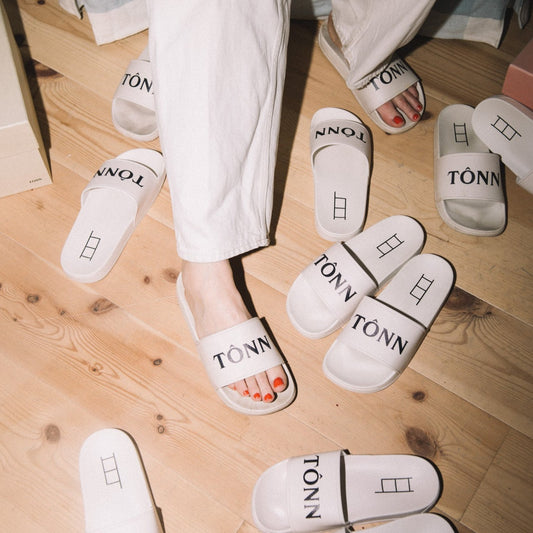 TÔNN slippers